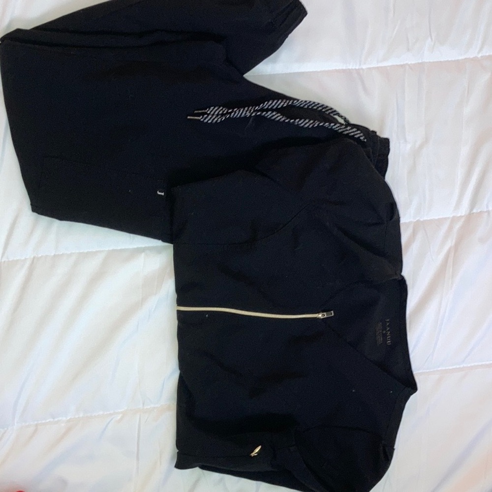Jaanuu black scrub set